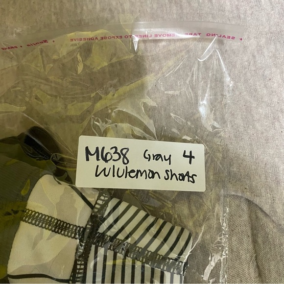 Lululemon Groovy Run Short Soot Light Slalom Stripe Angel Wing Size Size 4 - Picture 14 of 14